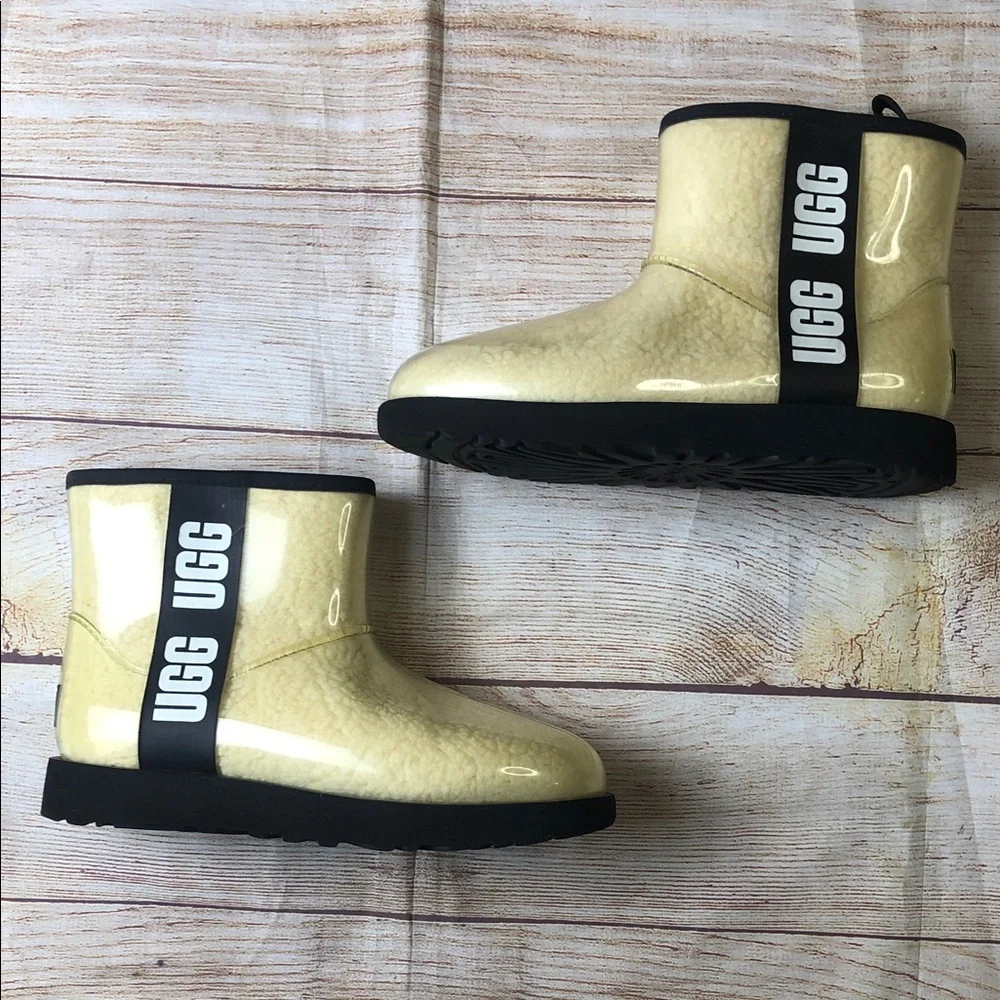 UGG chic ankle